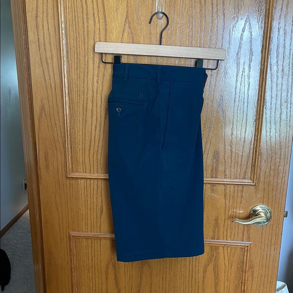 Walter Hagen Blue Flat Front Shorts